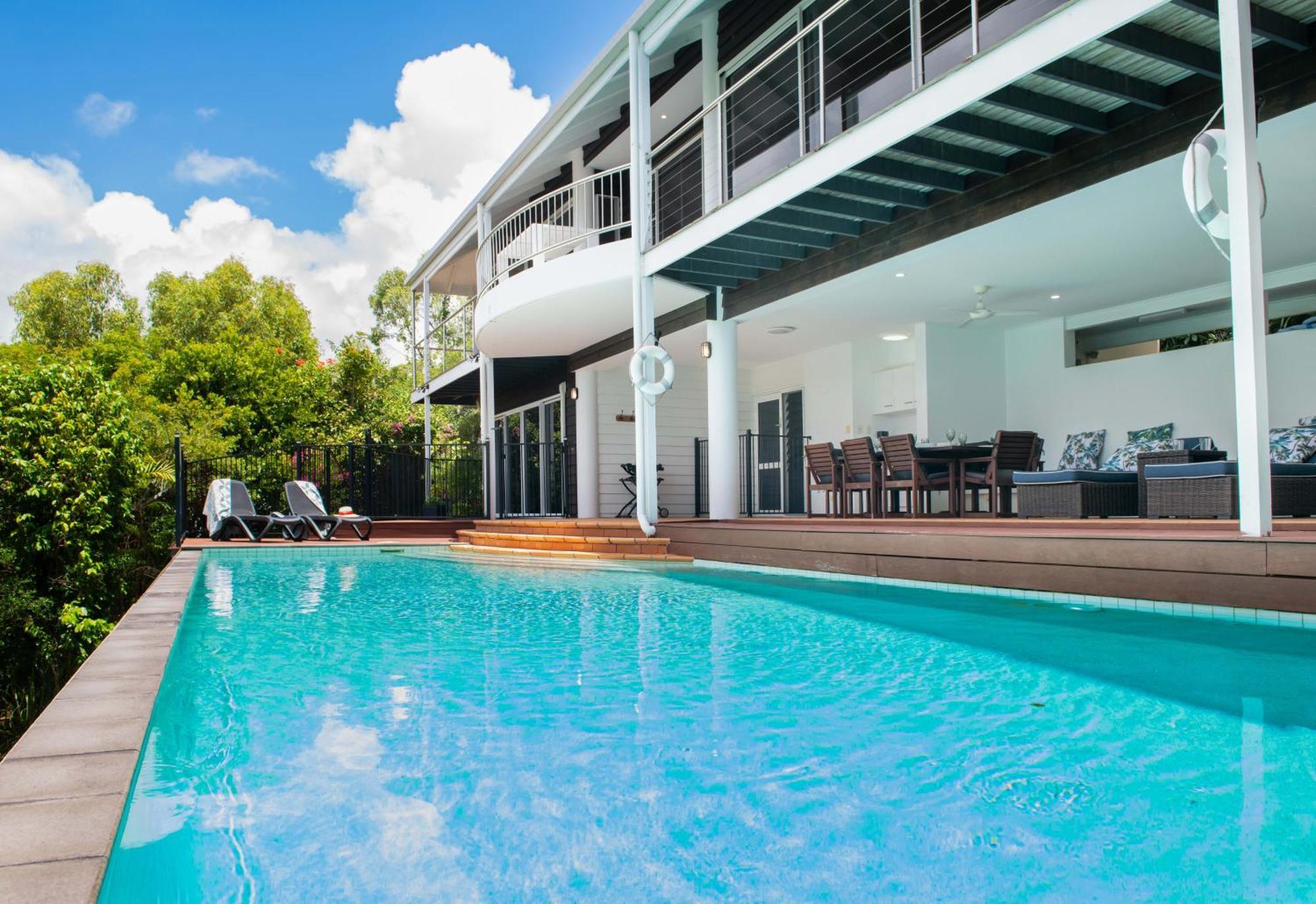 Seascape On Shutehaven - Whitsunday Views Holiday Home Shute Harbour Exterior photo