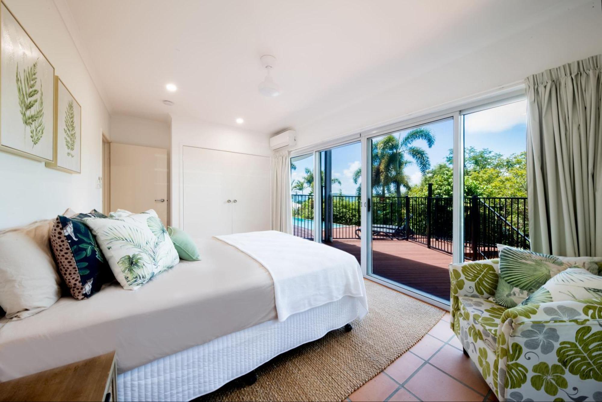 Seascape On Shutehaven - Whitsunday Views Holiday Home Shute Harbour Exterior photo