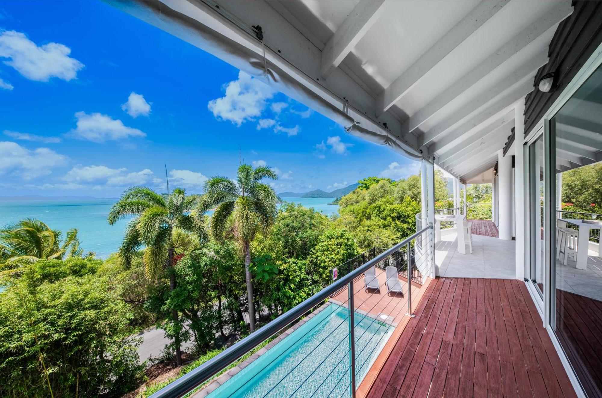 Seascape On Shutehaven - Whitsunday Views Holiday Home Shute Harbour Exterior photo